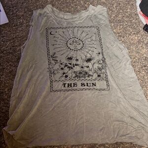 Gray Sleeveless Graphic Top
